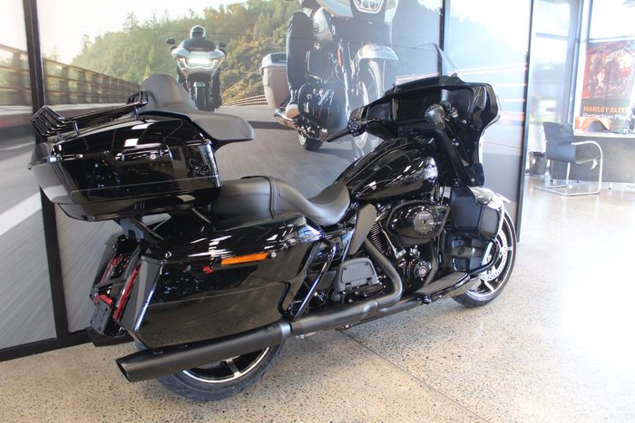 2025 Harley-davidson FLHXU STREET GLIDE ULTRA (117)