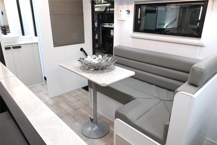 2025 VICTORY CARAVANS Trophy 17'6