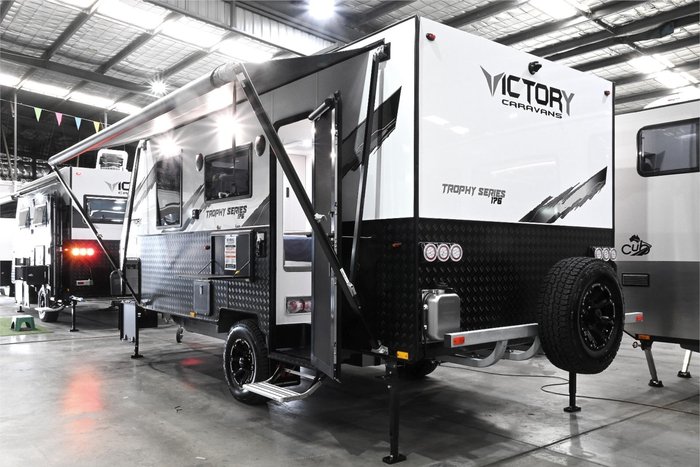 2025 VICTORY CARAVANS Trophy 17'6