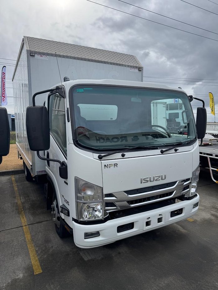 2019 Isuzu 45/155 Isuzu Npr 45/155 PANTEC WITH LIFTER