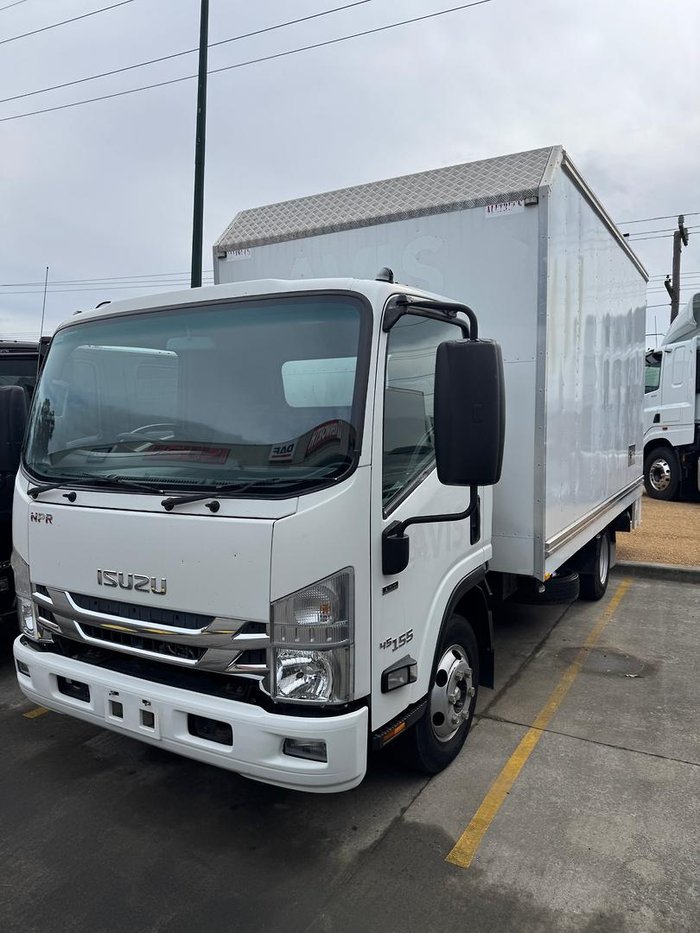 2019 Isuzu 45/155 Isuzu Npr 45/155 PANTEC WITH LIFTER