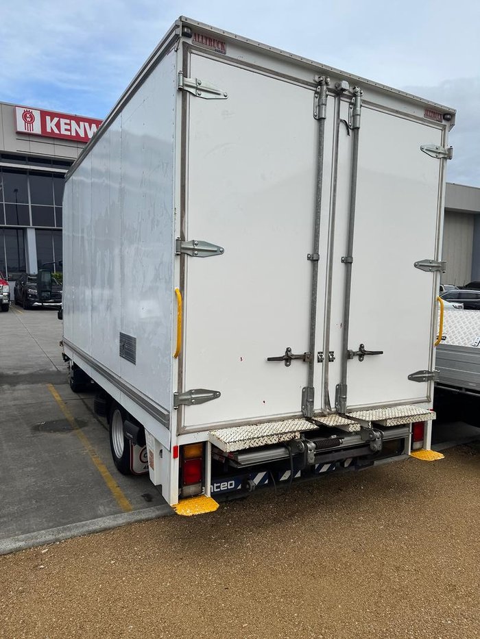 2019 Isuzu 45/155 Isuzu Npr 45/155 PANTEC WITH LIFTER