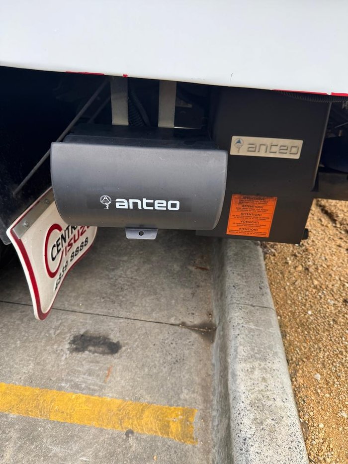 2019 Isuzu 45/155 Isuzu Npr 45/155 PANTEC WITH LIFTER