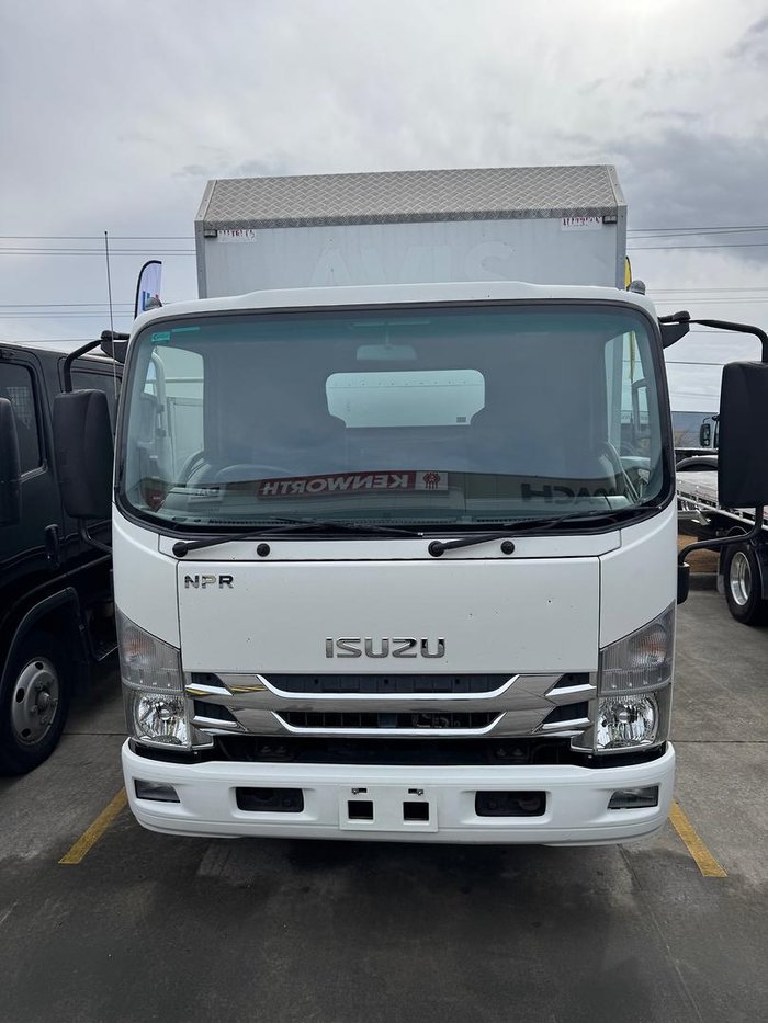 2019 Isuzu 45/155 Isuzu Npr 45/155 PANTEC WITH LIFTER