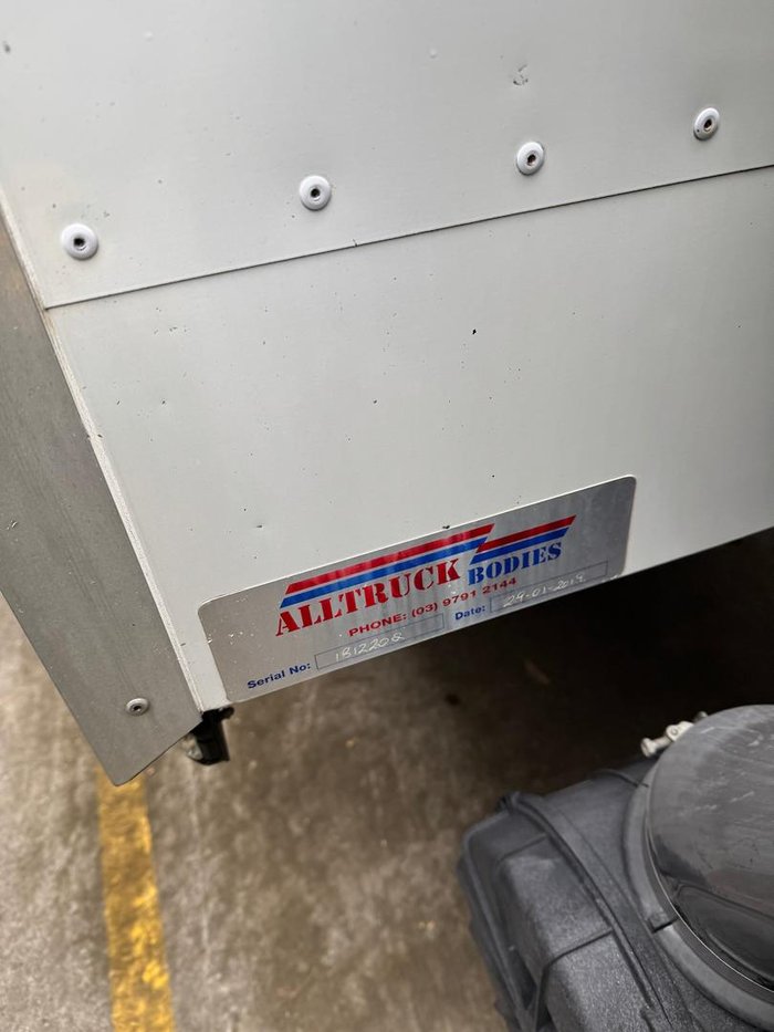 2019 Isuzu 45/155 Isuzu Npr 45/155 PANTEC WITH LIFTER