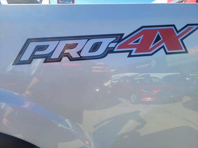 2025 NISSAN D23 PRO- NAVARA 4X4 2.3 DSL AUTO DC P4X WHITE PEARL