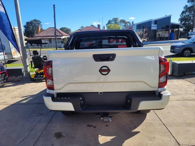 2025 NISSAN D23 PRO- NAVARA 4X4 2.3 DSL AUTO DC P4X WHITE PEARL