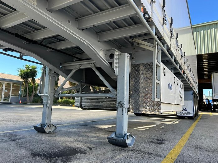 2023 CIMC St3 22 Pallet Sd Curtain R/T