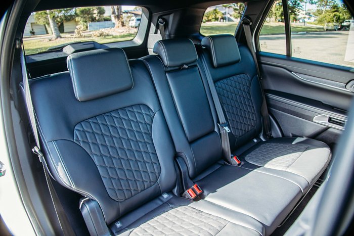 2023 Ford Everest Platinum