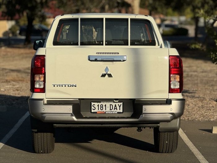 2024 Mitsubishi Triton GLX