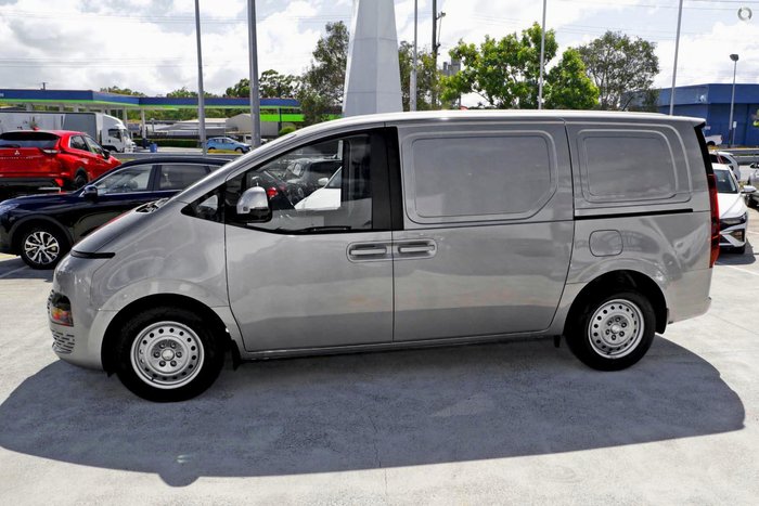 2025 Hyundai STARIA LOAD 