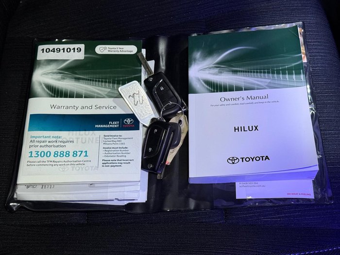 2022 Toyota Hilux SR