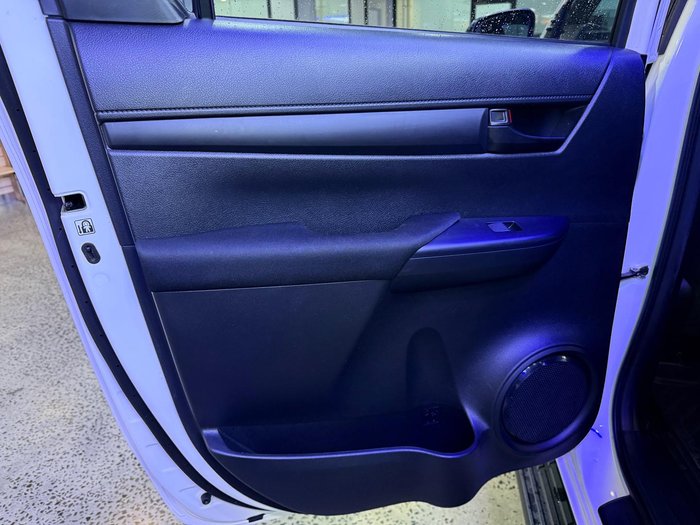 2022 Toyota Hilux SR