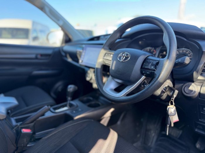 2022 Toyota Hilux SR