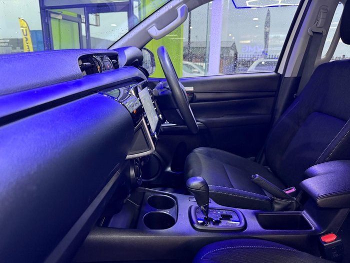 2022 Toyota Hilux SR