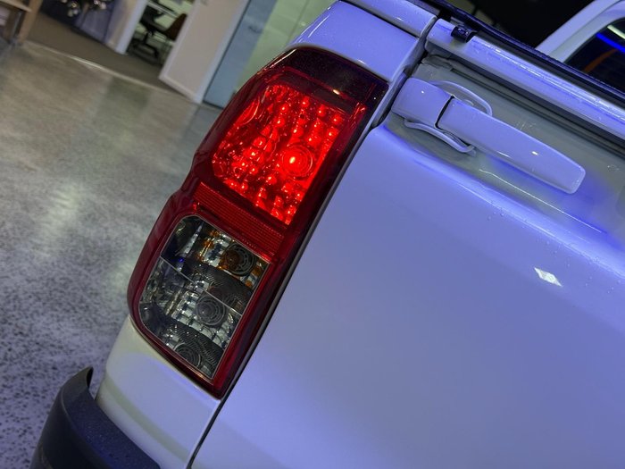 2022 Toyota Hilux SR
