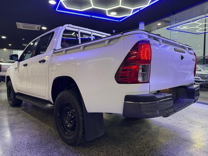 2022 Toyota Hilux SR