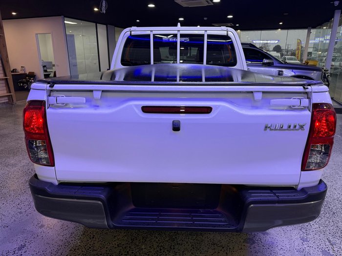 2022 Toyota Hilux SR