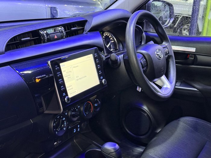 2022 Toyota Hilux SR