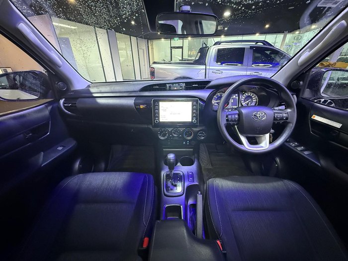 2022 Toyota Hilux SR