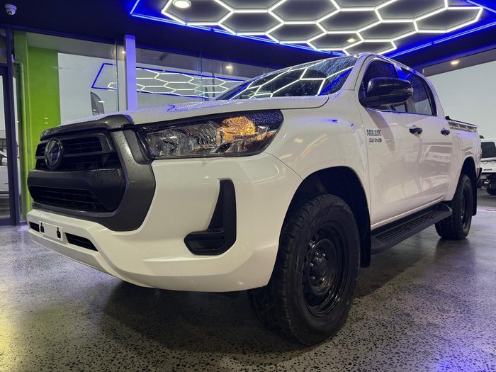 2022 Toyota Hilux SR