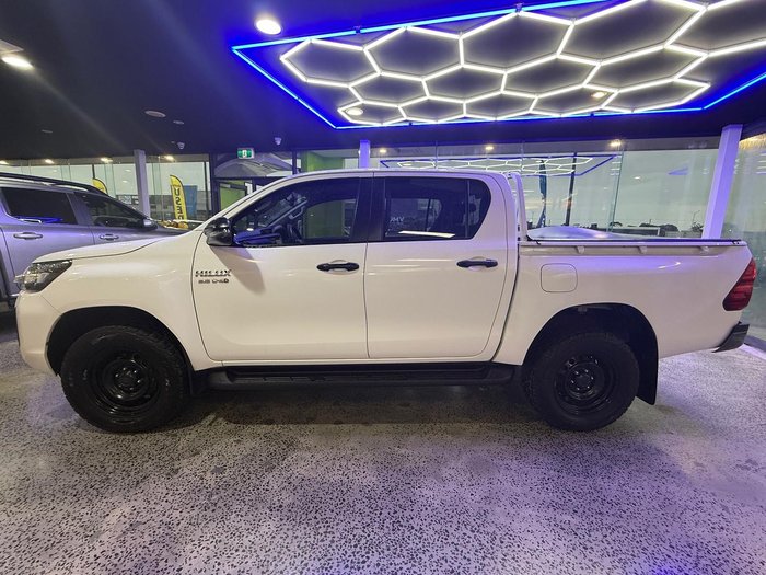 2022 Toyota Hilux SR