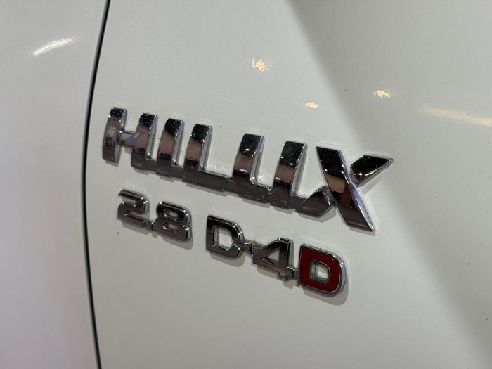 2022 Toyota Hilux SR