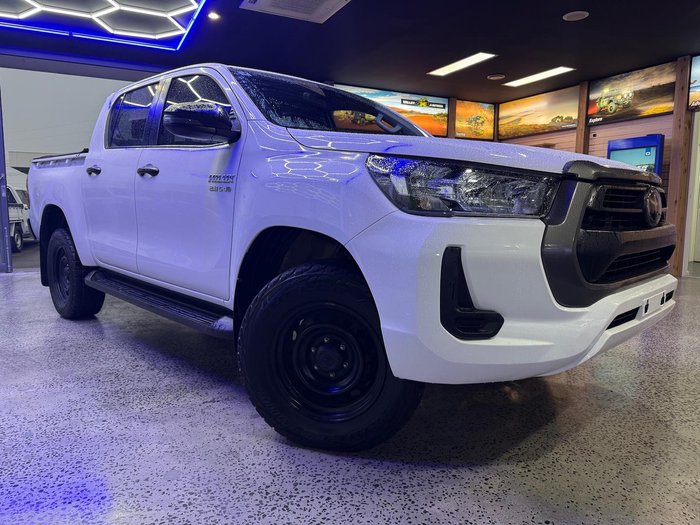 2022 Toyota Hilux SR