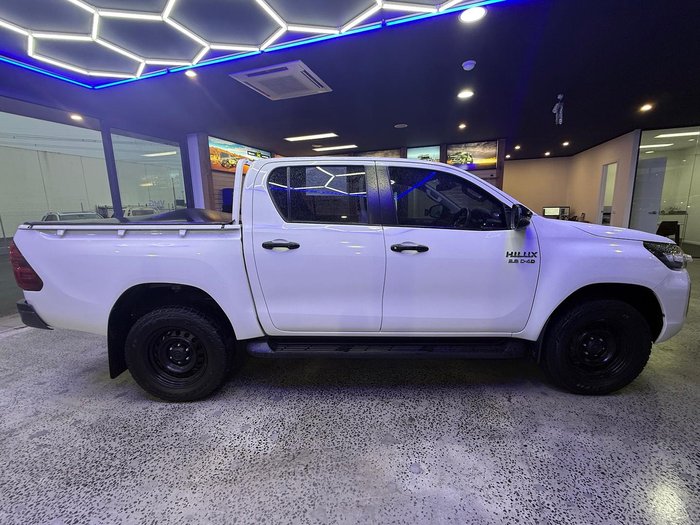 2022 Toyota Hilux SR