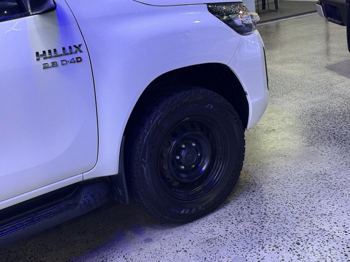 2022 Toyota Hilux SR