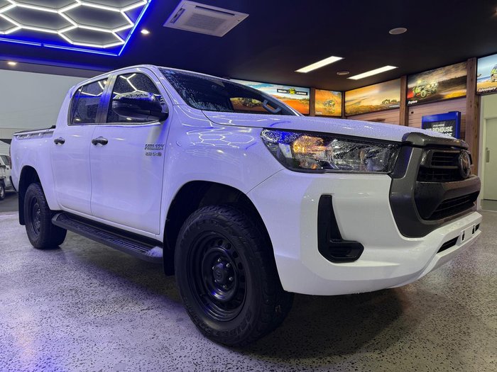 2022 Toyota Hilux SR