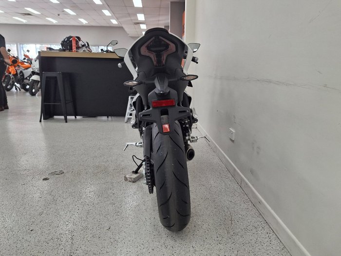 2025 CFMOTO 450 SR S White
