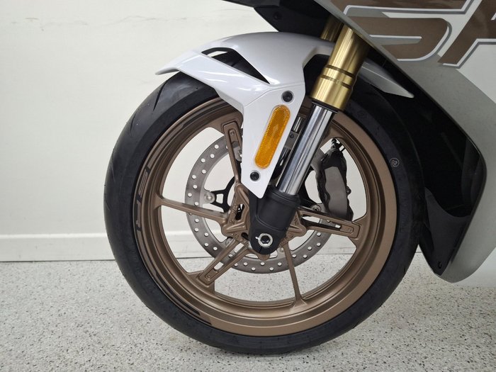2025 CFMOTO 450 SR S White