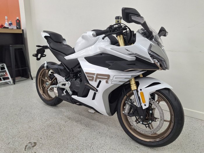 2025 CFMOTO 450 SR S White