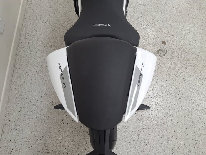 2025 CFMOTO 450 SR S White