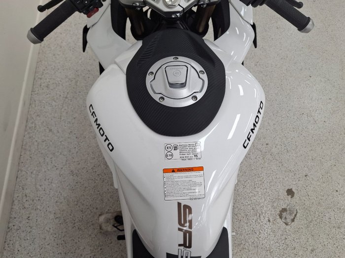 2025 CFMOTO 450 SR S White