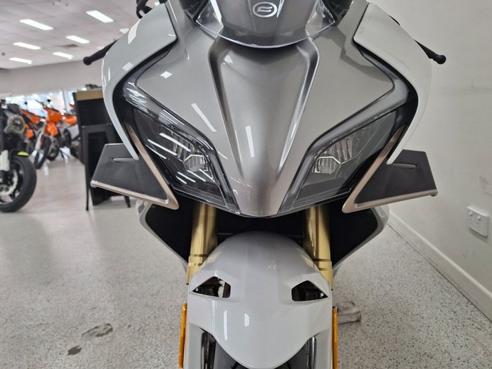 2025 CFMOTO 450 SR S White
