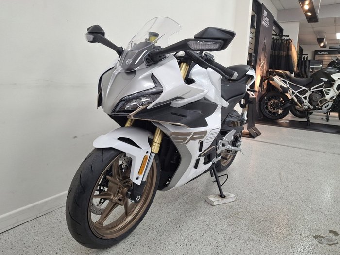 2025 CFMOTO 450 SR S White