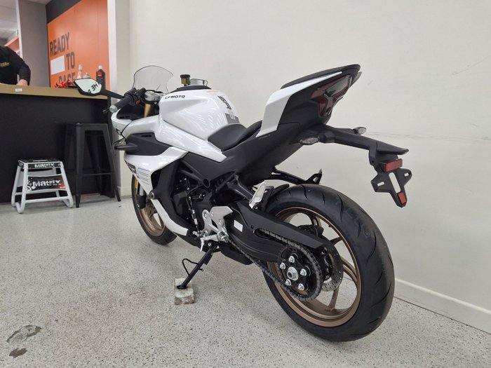 2025 CFMOTO 450 SR S White