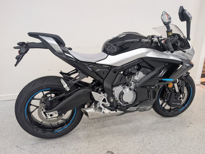 2025 CFMOTO 2025 CF Moto 675CC 675SR-R ABS Road NEBULA BLACK