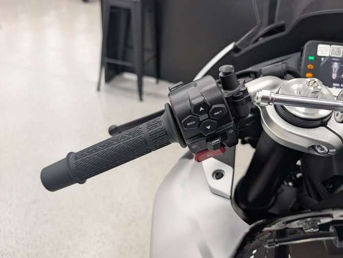 2025 CFMOTO 2025 CF Moto 675CC 675SR-R ABS Road NEBULA BLACK