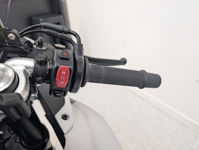 2025 CFMOTO 2025 CF Moto 675CC 675SR-R ABS Road NEBULA BLACK