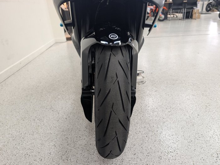 2025 CFMOTO 2025 CF Moto 675CC 675SR-R ABS Road NEBULA BLACK