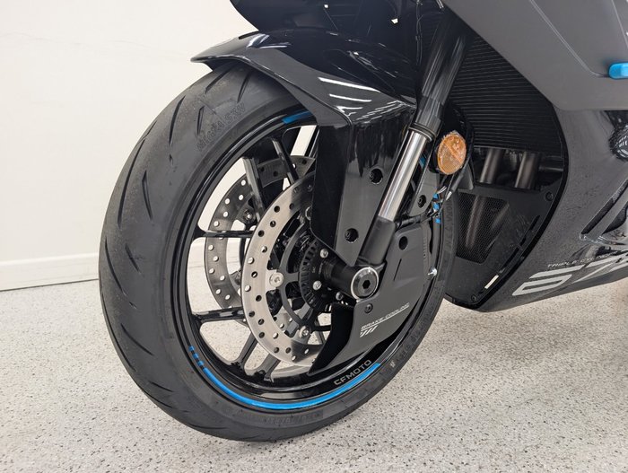 2025 CFMOTO 2025 CF Moto 675CC 675SR-R ABS Road NEBULA BLACK