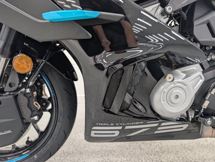 2025 CFMOTO 2025 CF Moto 675CC 675SR-R ABS Road NEBULA BLACK