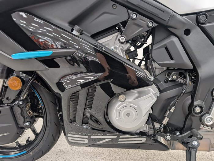 2025 CFMOTO 2025 CF Moto 675CC 675SR-R ABS Road NEBULA BLACK