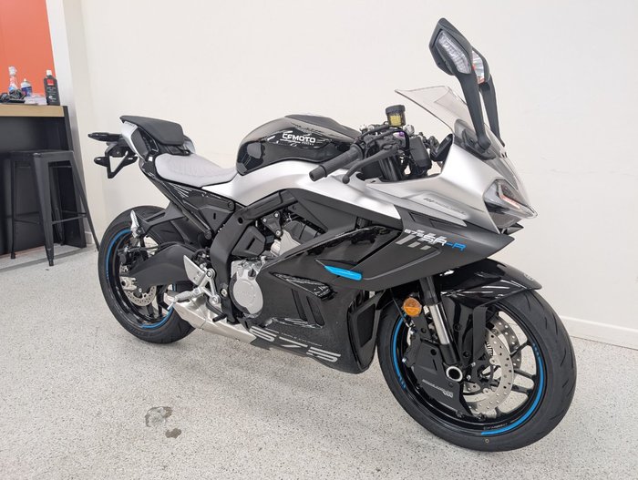 2025 CFMOTO 2025 CF Moto 675CC 675SR-R ABS Road NEBULA BLACK
