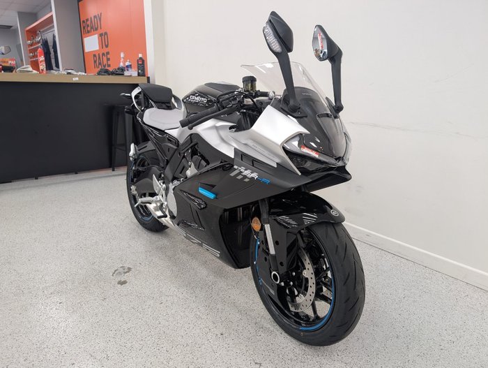 2025 CFMOTO 2025 CF Moto 675CC 675SR-R ABS Road NEBULA BLACK