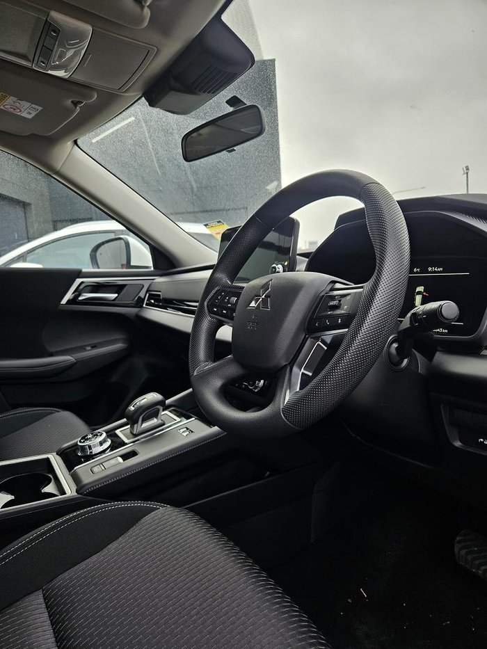 2024 Mitsubishi Outlander PHEV ES ZM MY24 AWD White