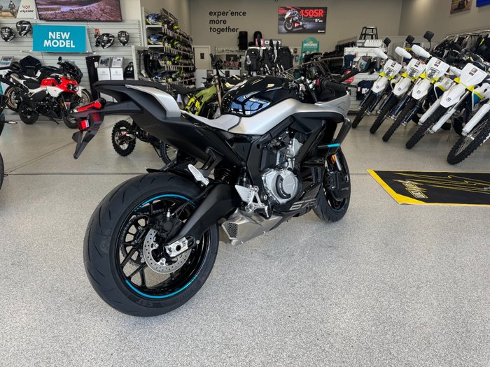 2025 CFMOTO 2025 CF Moto 675CC 675SR-R ABS NEBULA BLACK